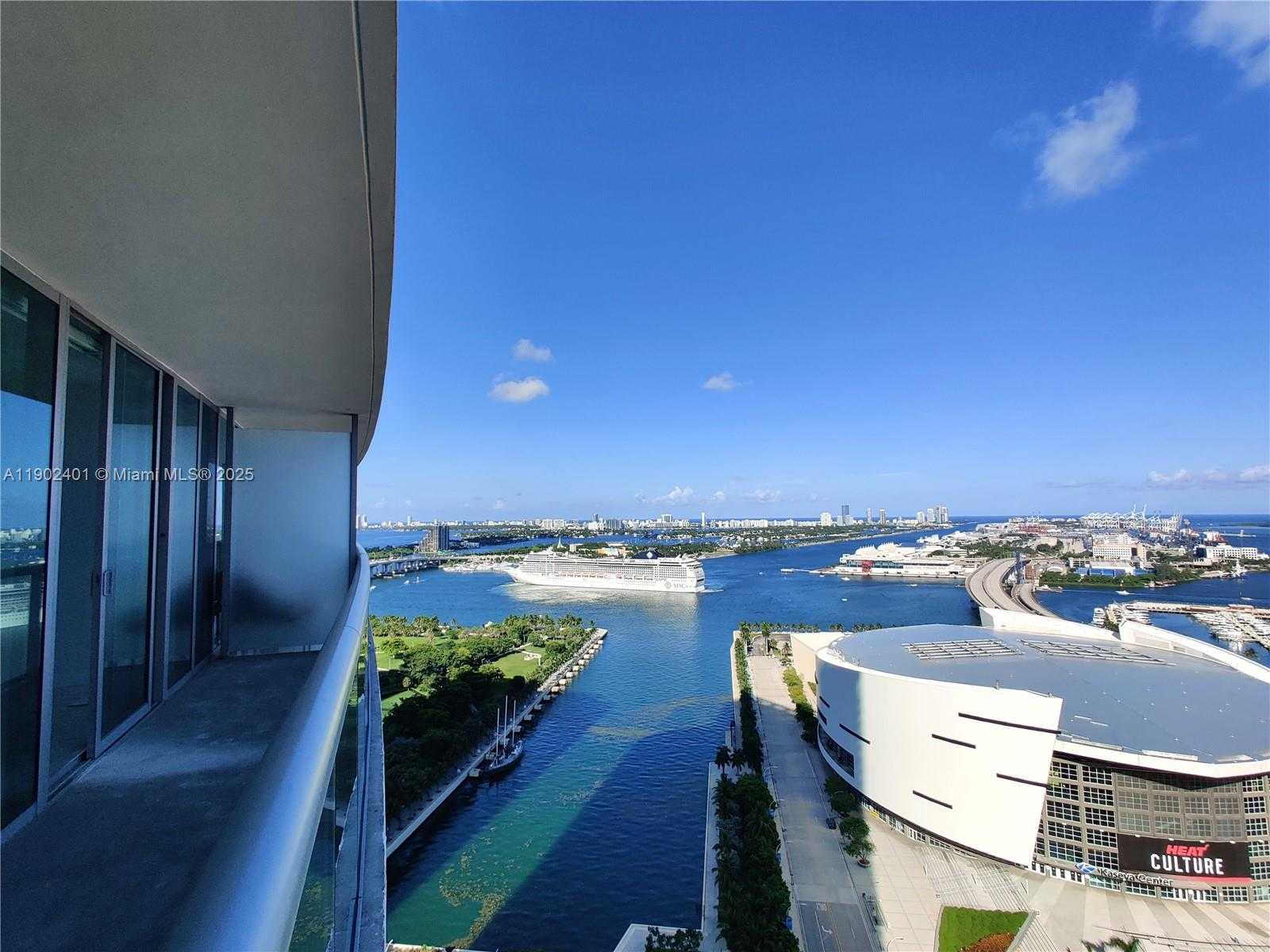 Small Image of 888 BISCAYNE BLVD #2903, Miami Number 5