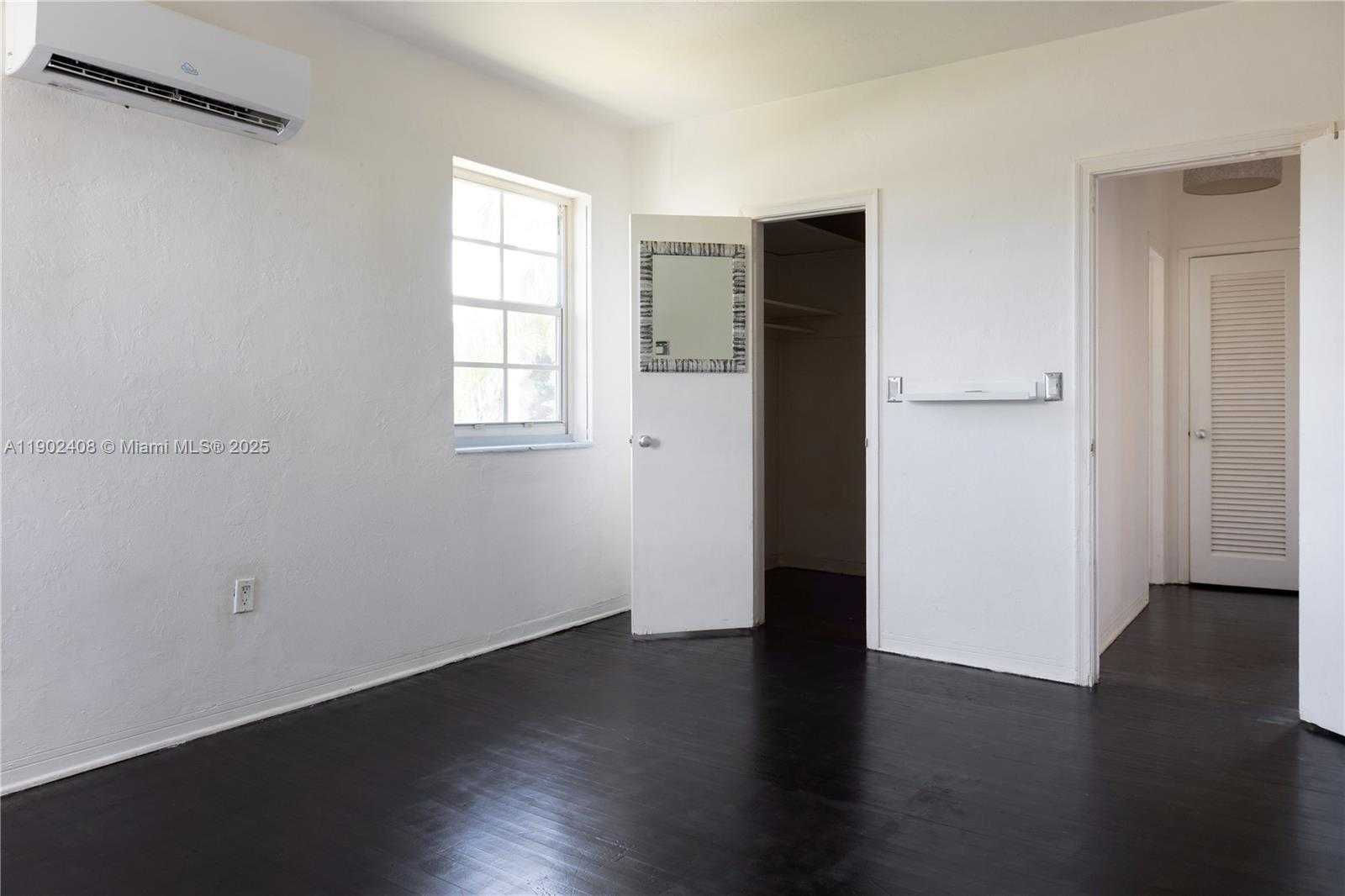 Small Image of 2200 CALAIS DR #2, Miami Beach Number 10
