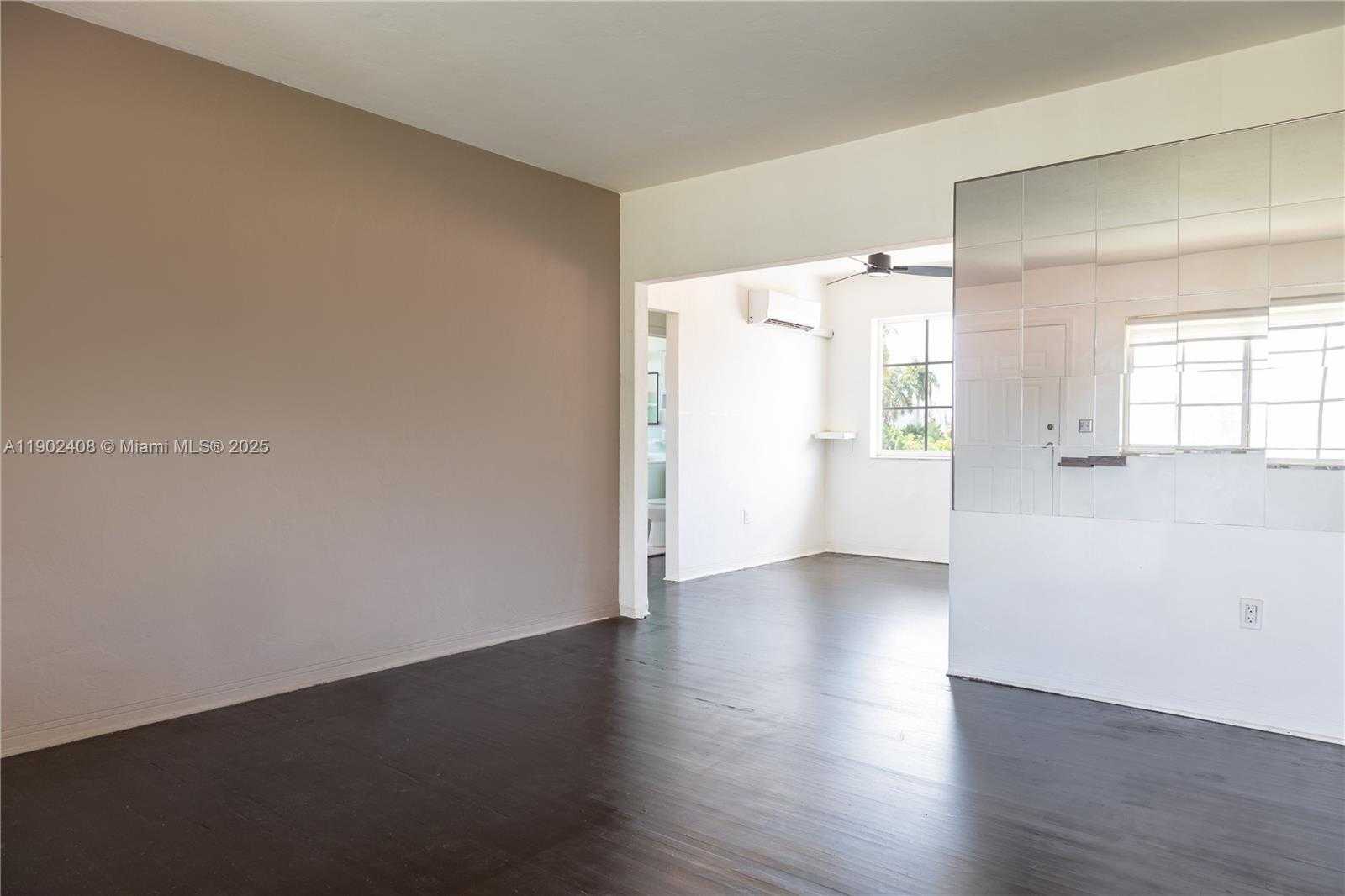 Small Image of 2200 CALAIS DR #2, Miami Beach Number 4