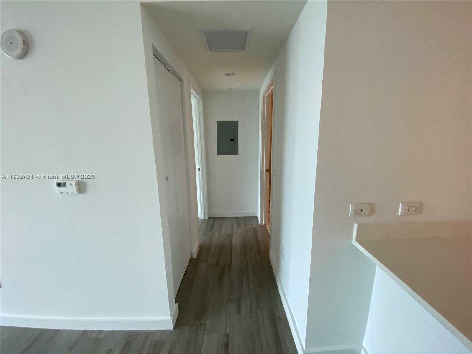 Small Image of 1100 SOUTH MIAMI AVE #3408, Miami Number 4