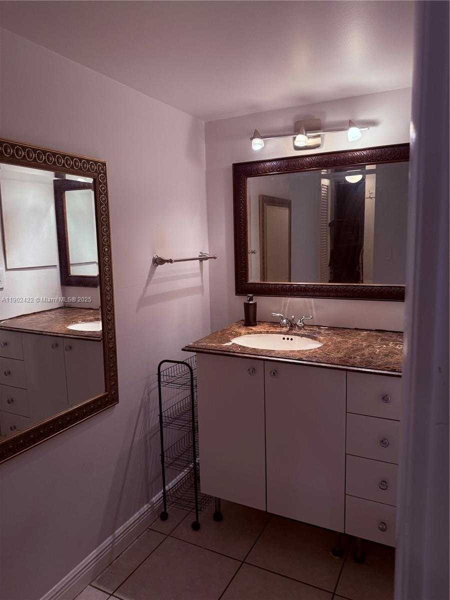 Small Image of 3475 NORTH COUNTRY CLUB DR #409, Aventura Number 13