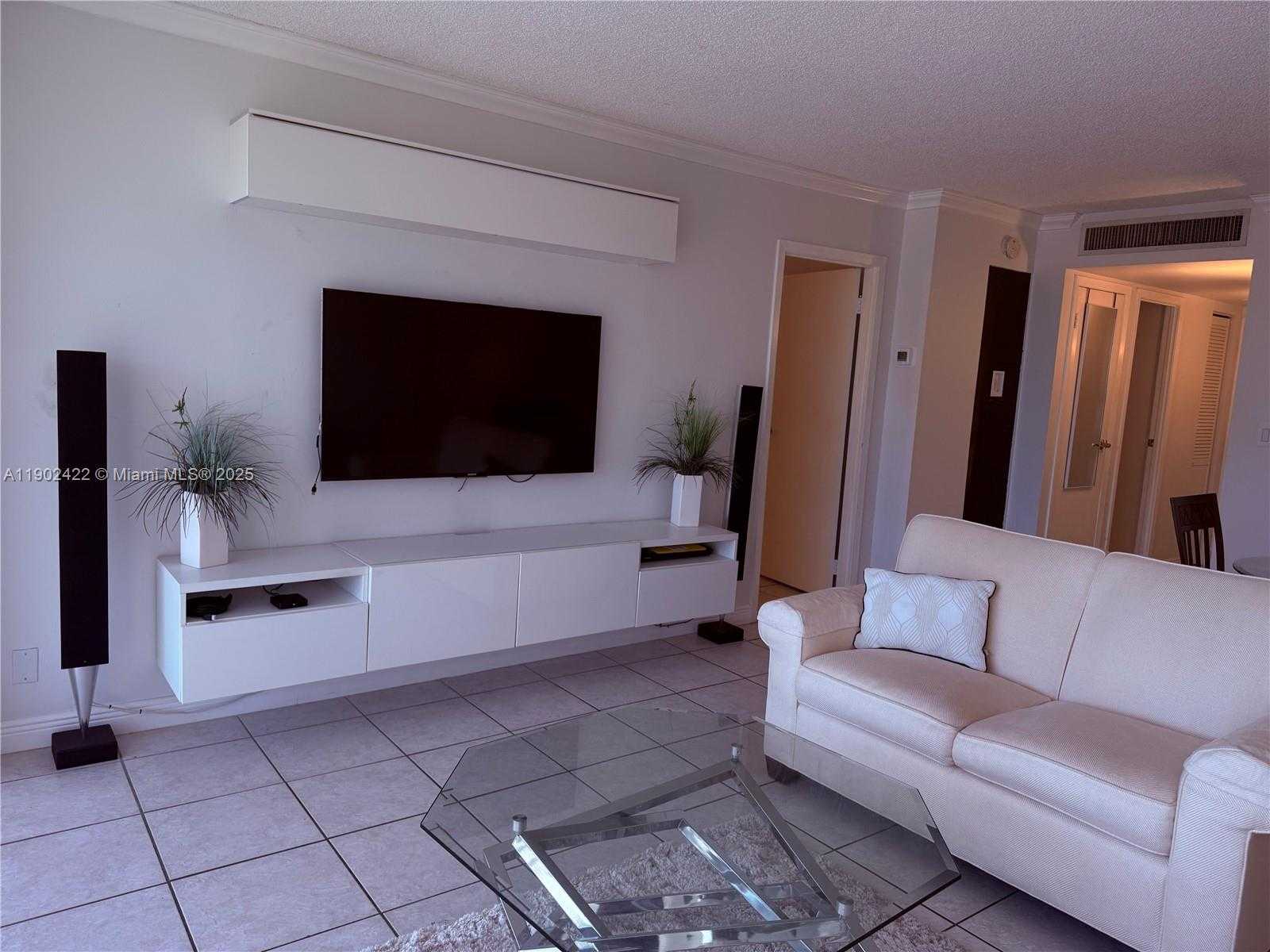 Small Image of 3475 NORTH COUNTRY CLUB DR #409, Aventura Number 2