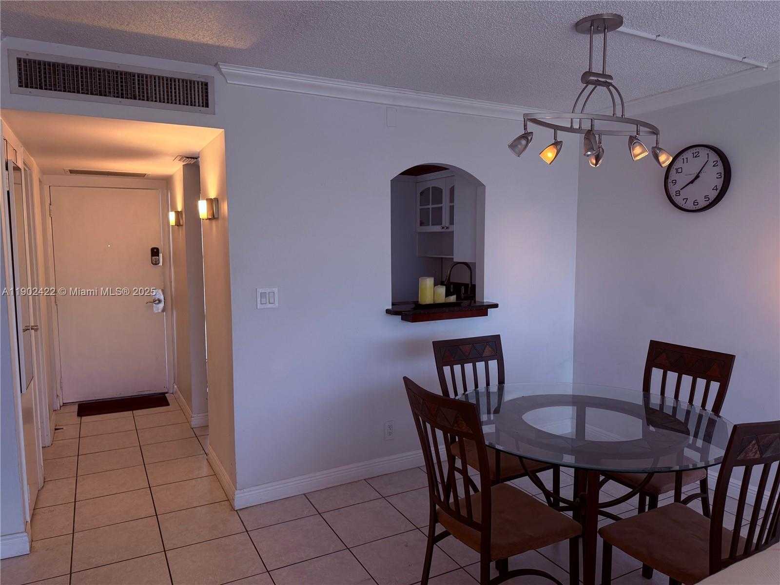 Small Image of 3475 NORTH COUNTRY CLUB DR #409, Aventura Number 4