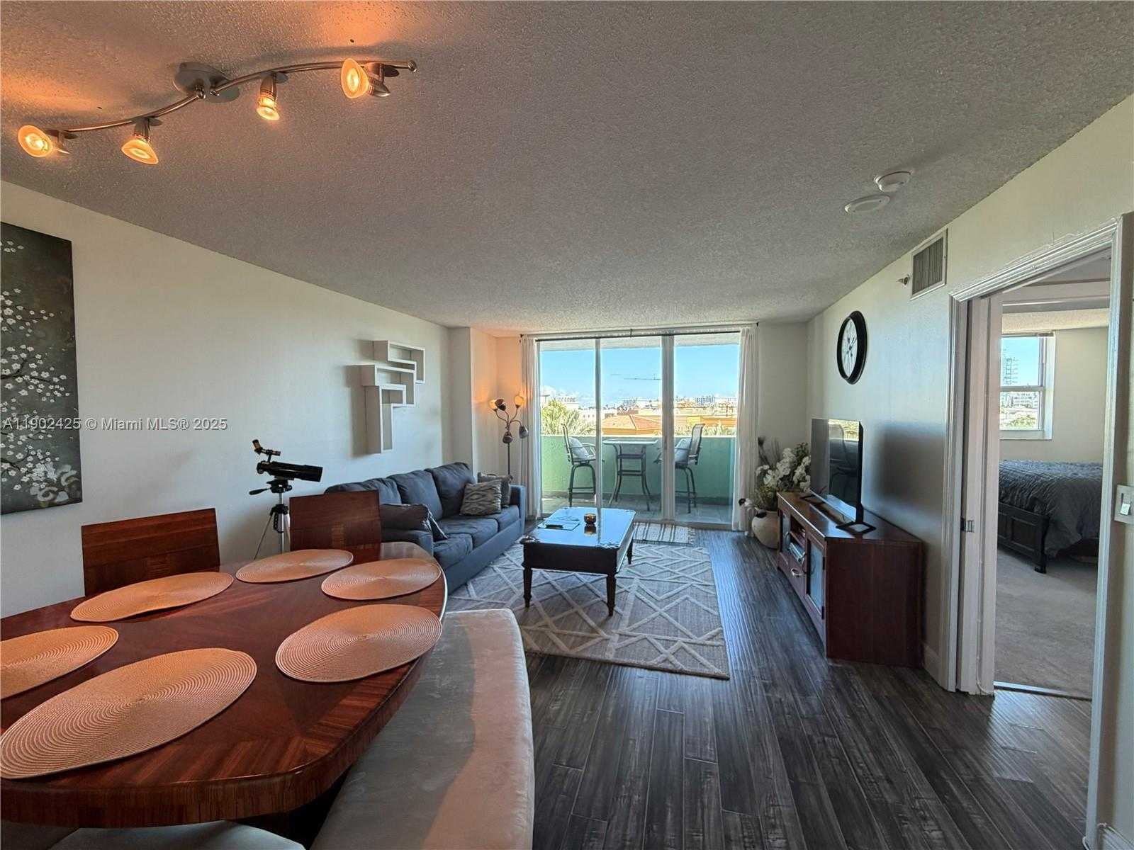 Small Image of 90 ALTON RD #605, Miami Beach Number 3
