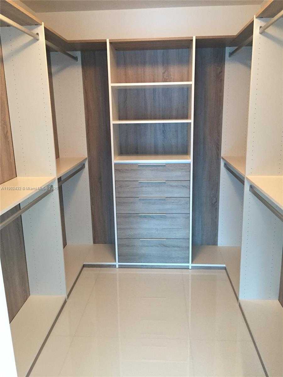 Imagen de Pequeño Objeto