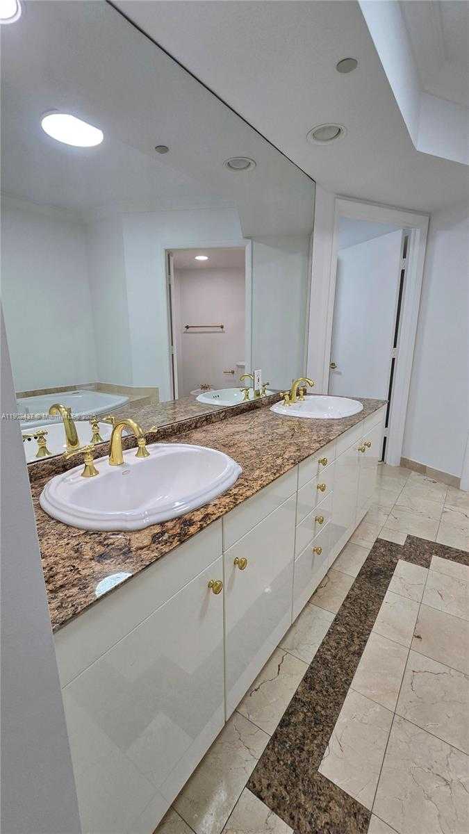 Small Image of 19333 COLLINS AVE #909, Sunny Isles Beach Number 38