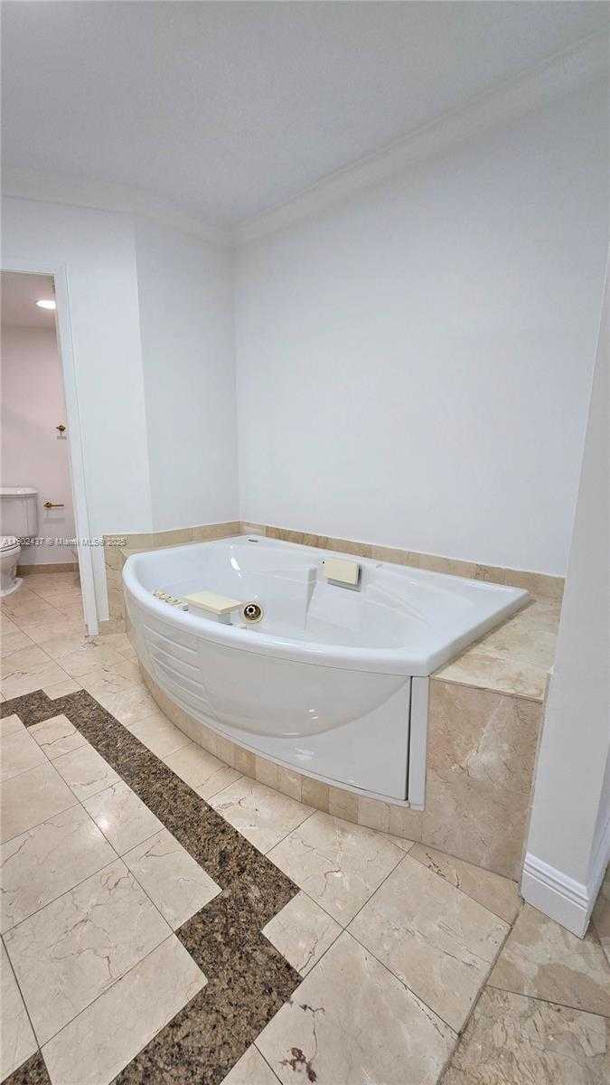 Small Image of 19333 COLLINS AVE #909, Sunny Isles Beach Number 39