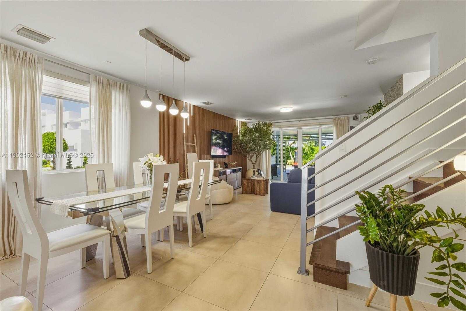 Small Image of 10359 NORTH WEST 67TH TER, Doral Number 17