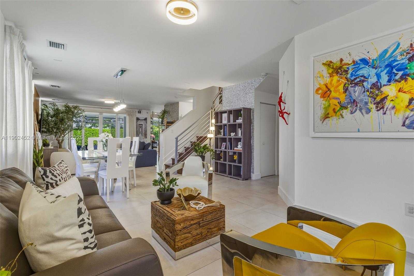 Small Image of 10359 NORTH WEST 67TH TER, Doral Number 2