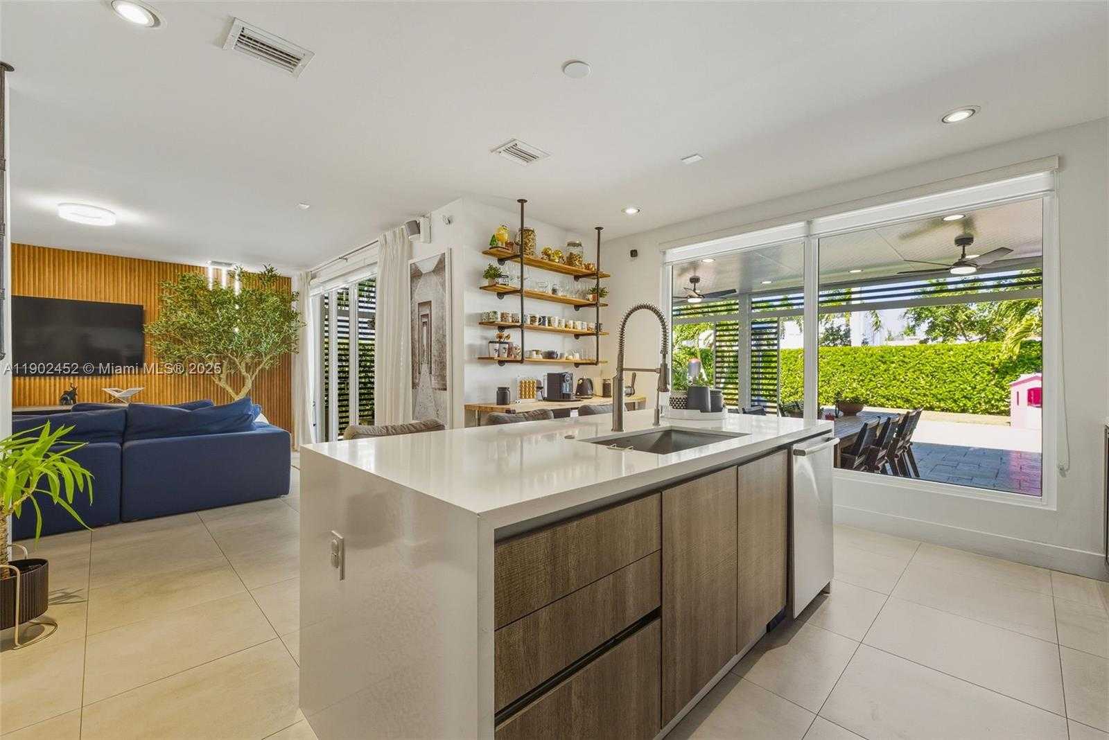 Small Image of 10359 NORTH WEST 67TH TER, Doral Number 29