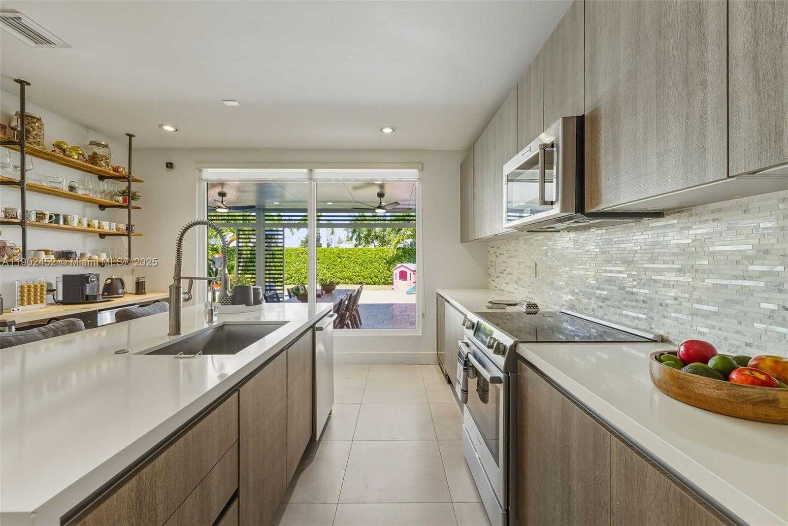 Small Image of 10359 NORTH WEST 67TH TER, Doral Number 30