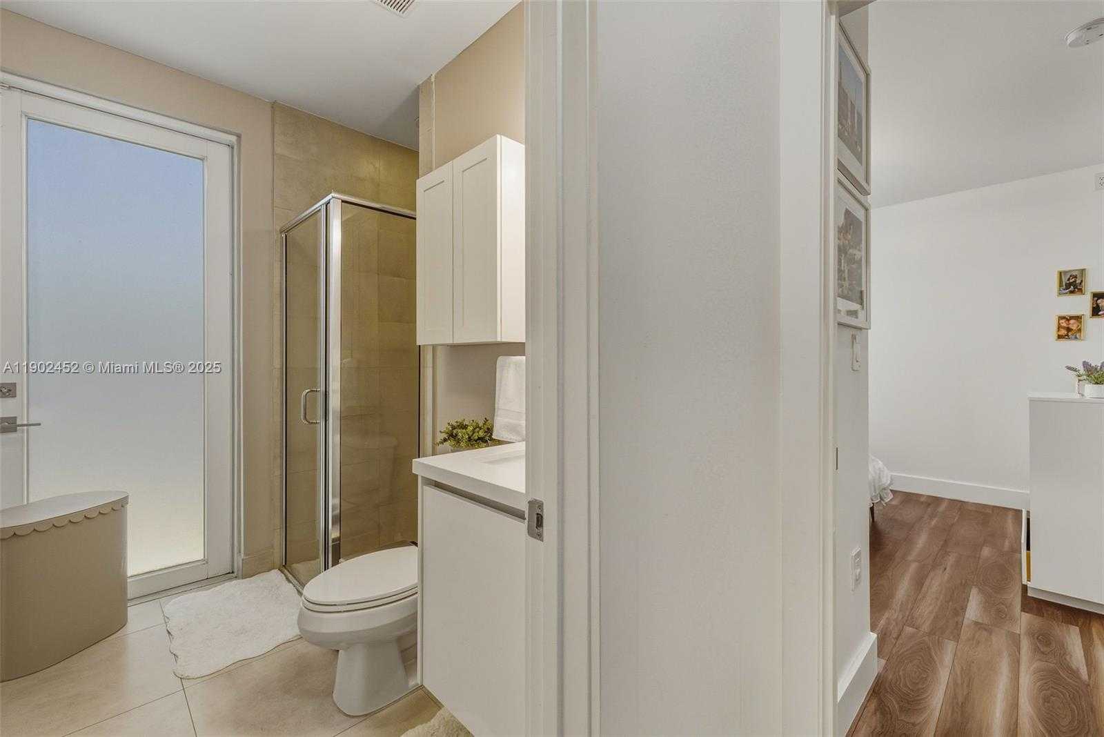 Small Image of 10359 NORTH WEST 67TH TER, Doral Number 35