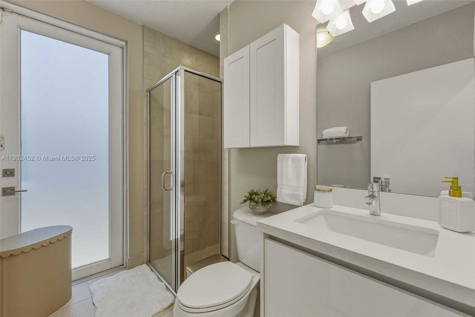 Small Image of 10359 NORTH WEST 67TH TER, Doral Number 36