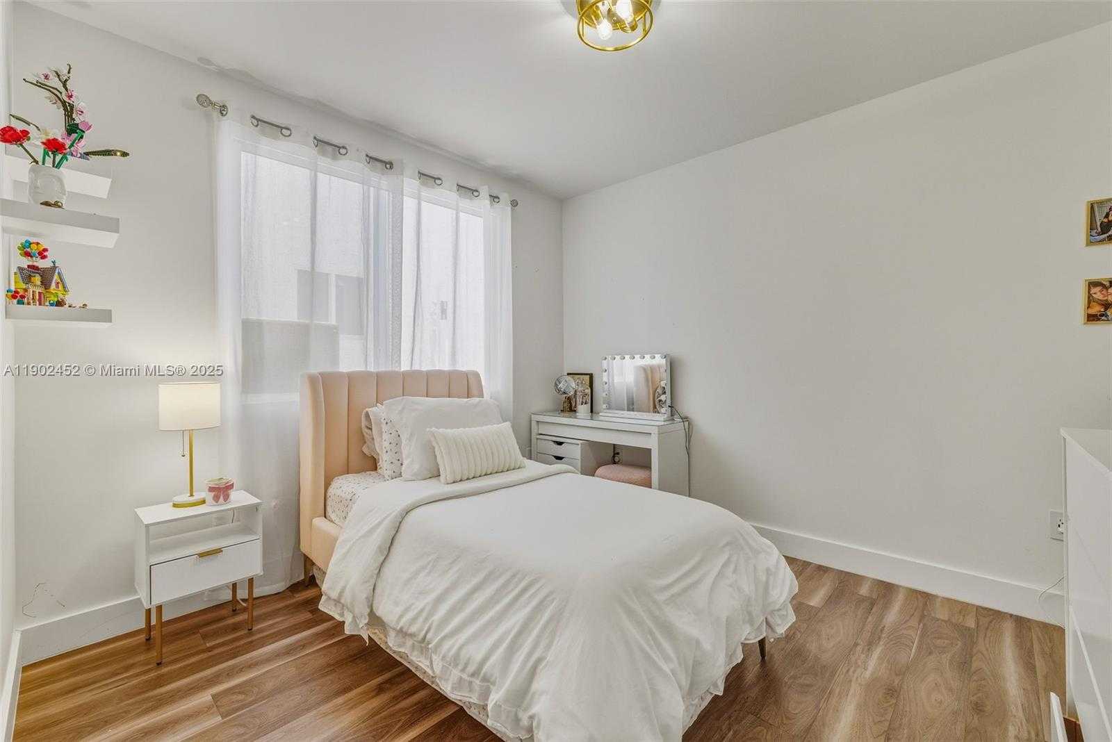 Small Image of 10359 NORTH WEST 67TH TER, Doral Number 37