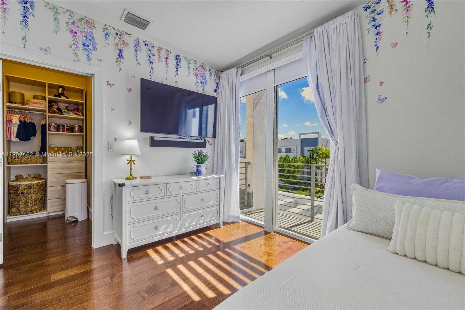 Small Image of 10359 NORTH WEST 67TH TER, Doral Number 43