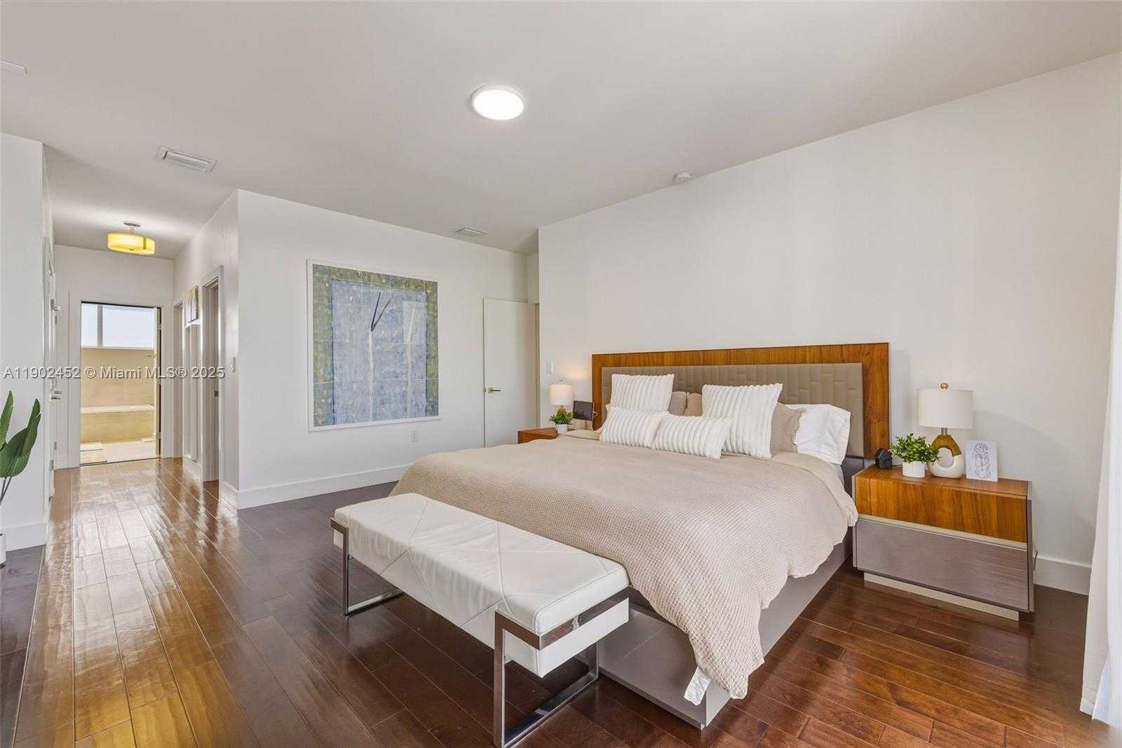 Small Image of 10359 NORTH WEST 67TH TER, Doral Number 51