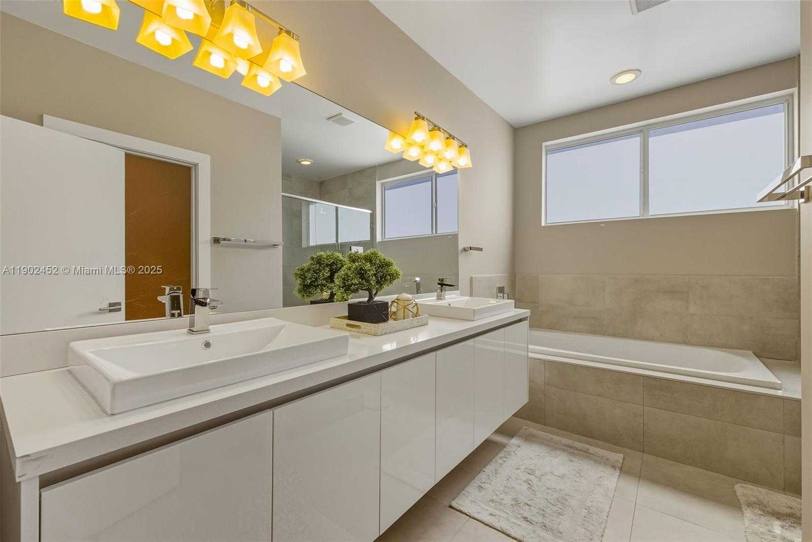 Small Image of 10359 NORTH WEST 67TH TER, Doral Number 56