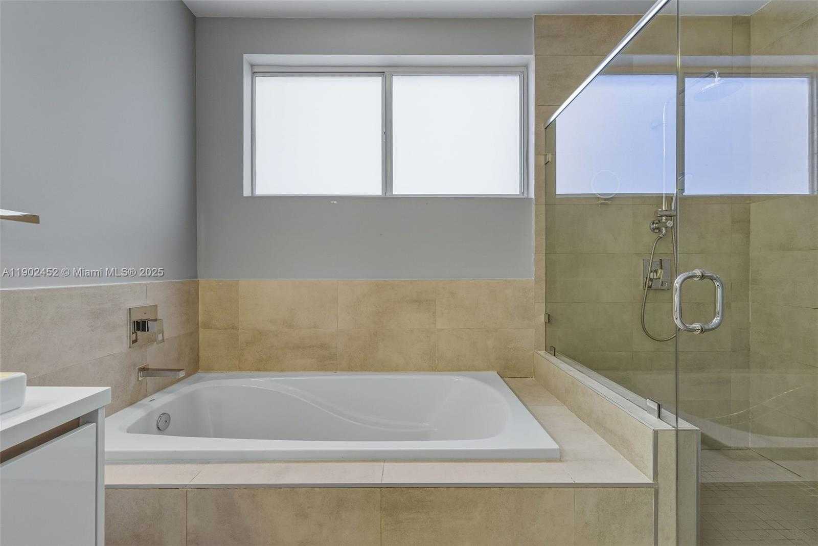 Small Image of 10359 NORTH WEST 67TH TER, Doral Number 58