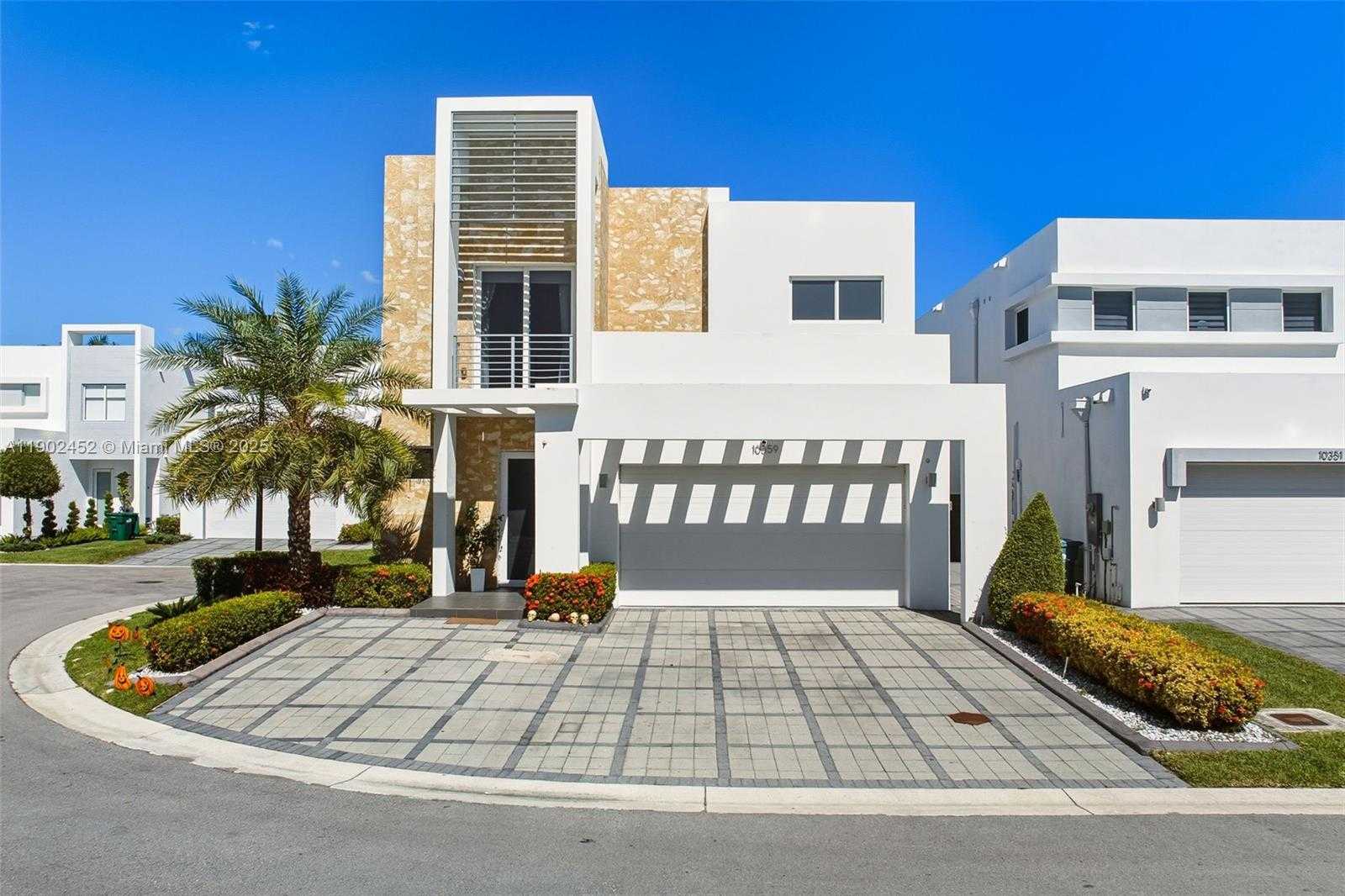 Small Image of 10359 NORTH WEST 67TH TER, Doral Number 7