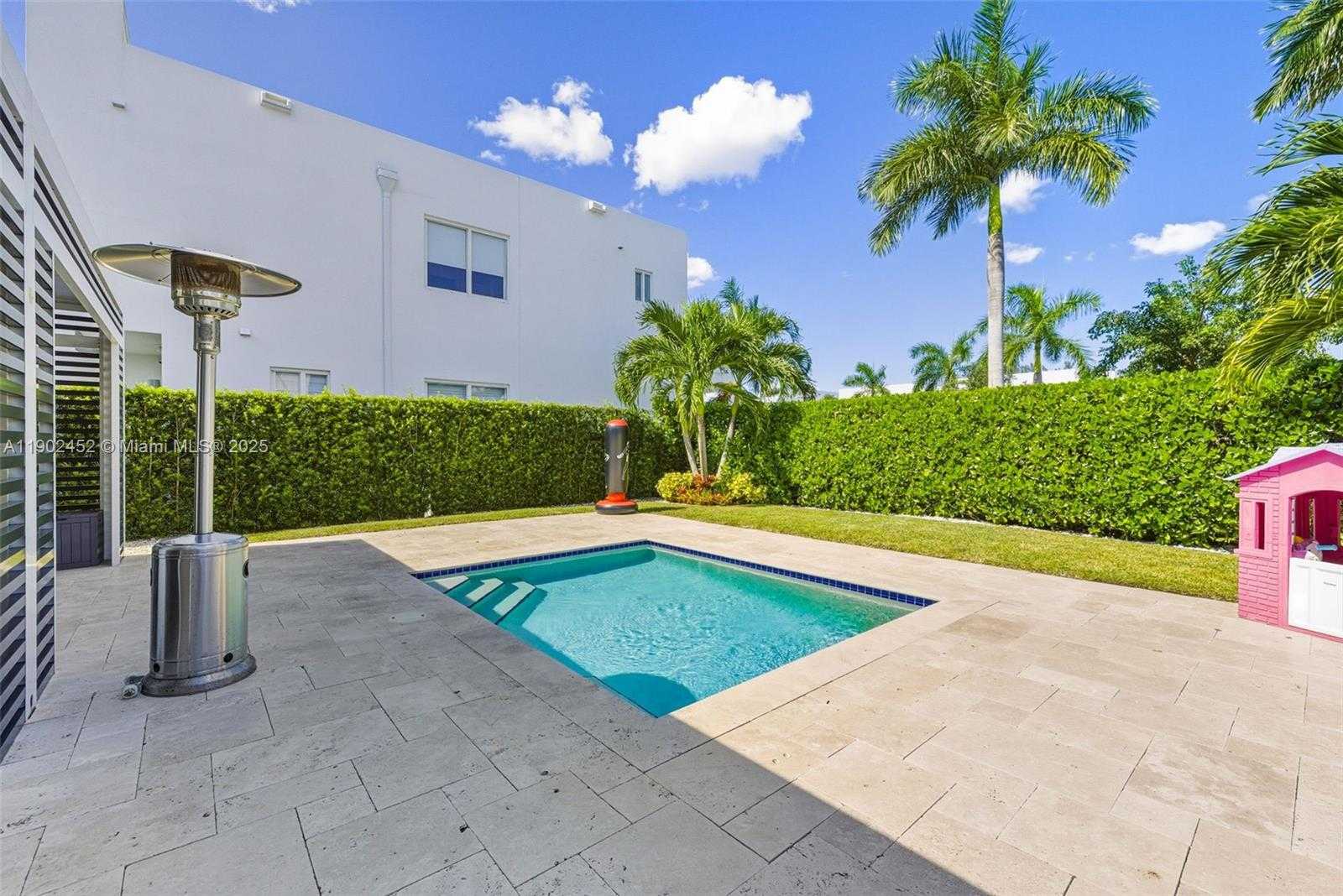 Small Image of 10359 NORTH WEST 67TH TER, Doral Number 71