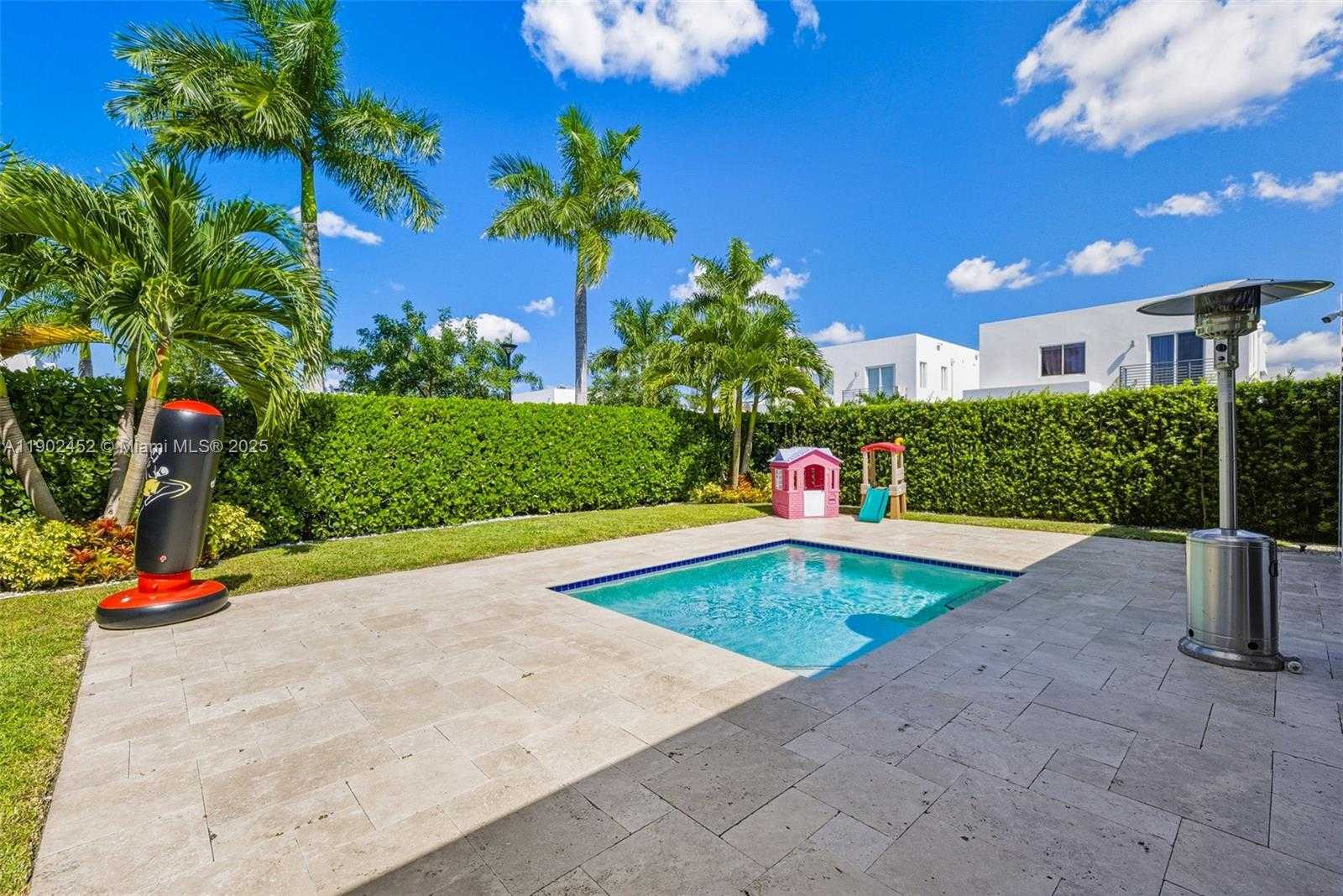 Small Image of 10359 NORTH WEST 67TH TER, Doral Number 74