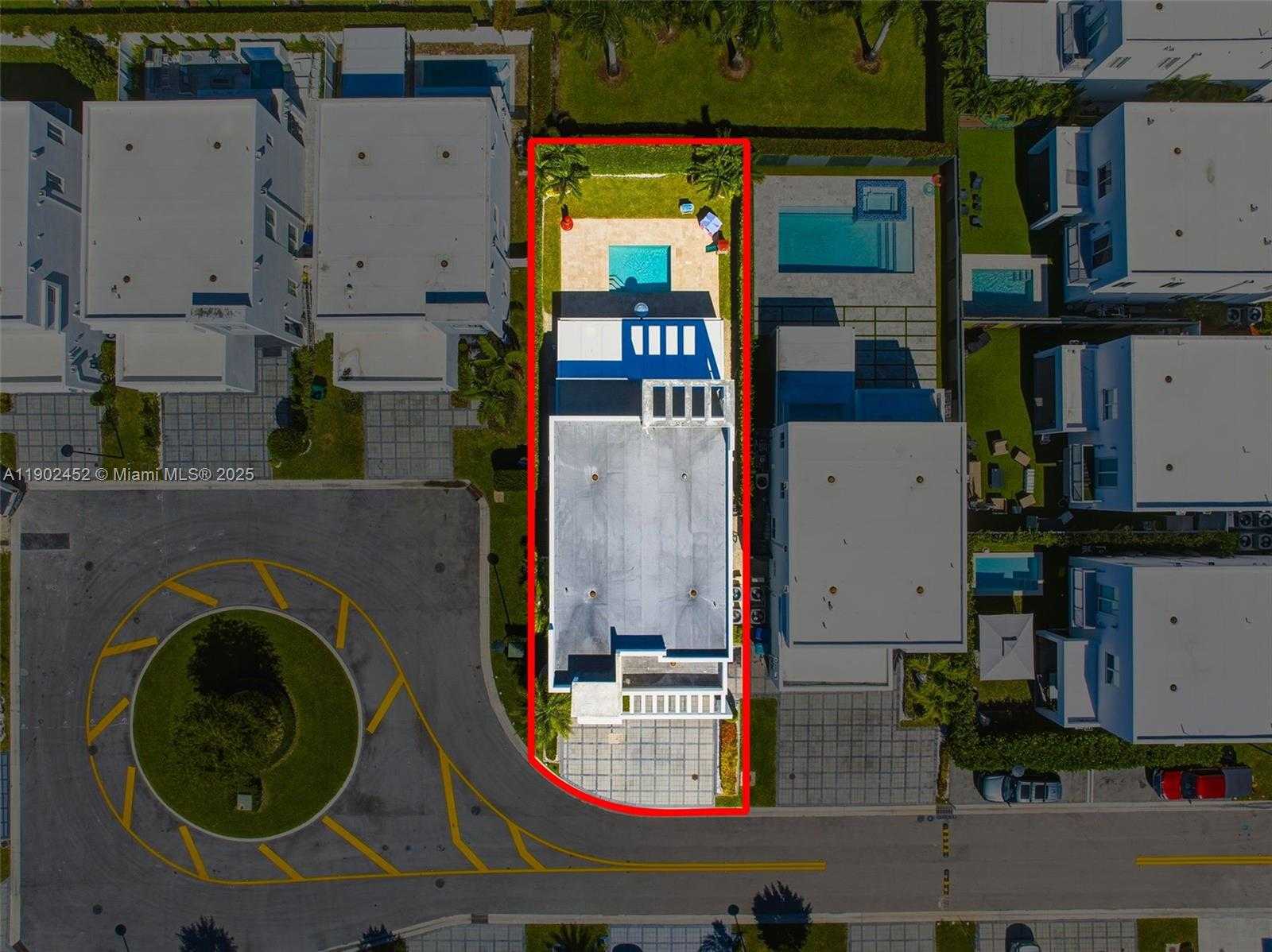 Small Image of 10359 NORTH WEST 67TH TER, Doral Number 75