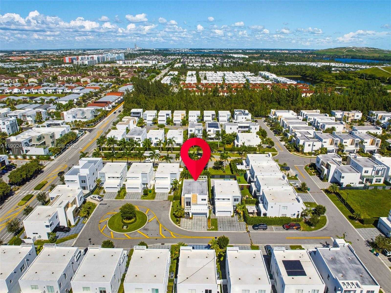 Small Image of 10359 NORTH WEST 67TH TER, Doral Number 76