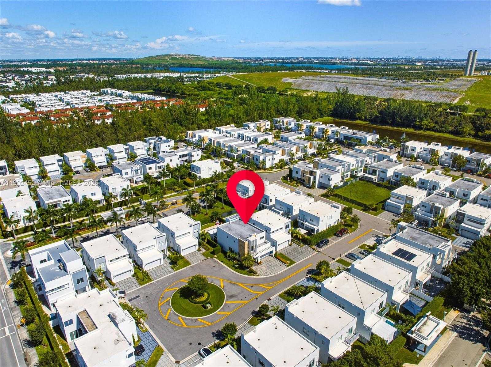 Small Image of 10359 NORTH WEST 67TH TER, Doral Number 77