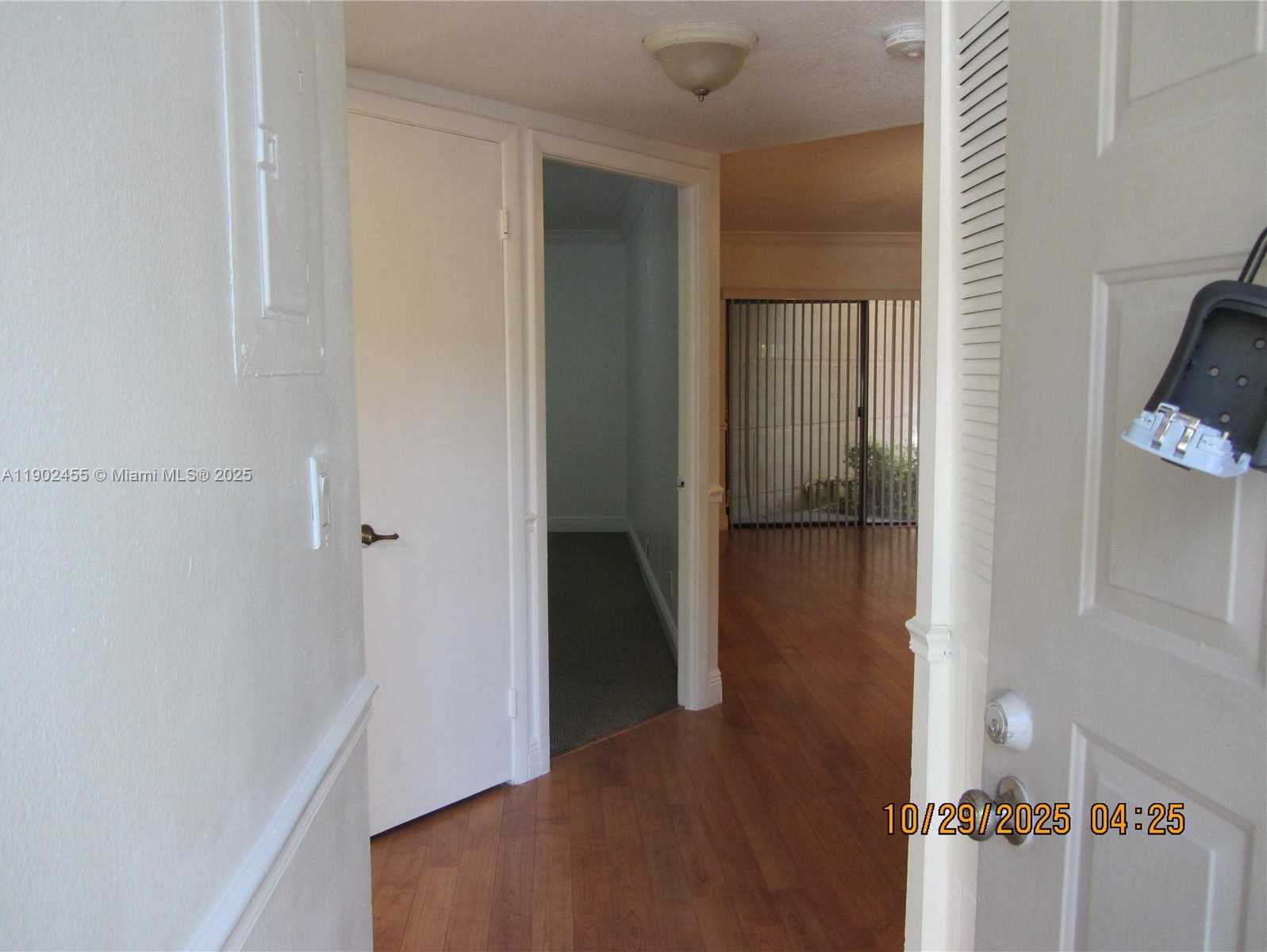 Small Image of Doral Number 13