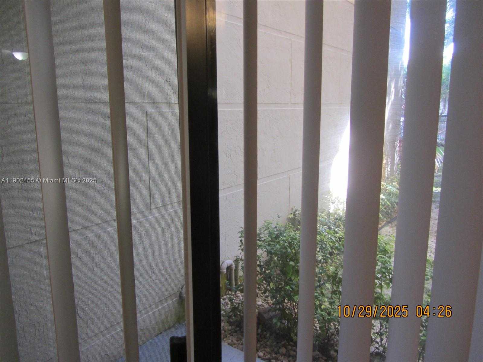 Small Image of Doral Number 21