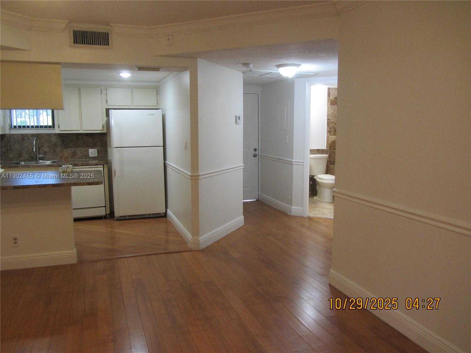 Small Image of Doral Number 23