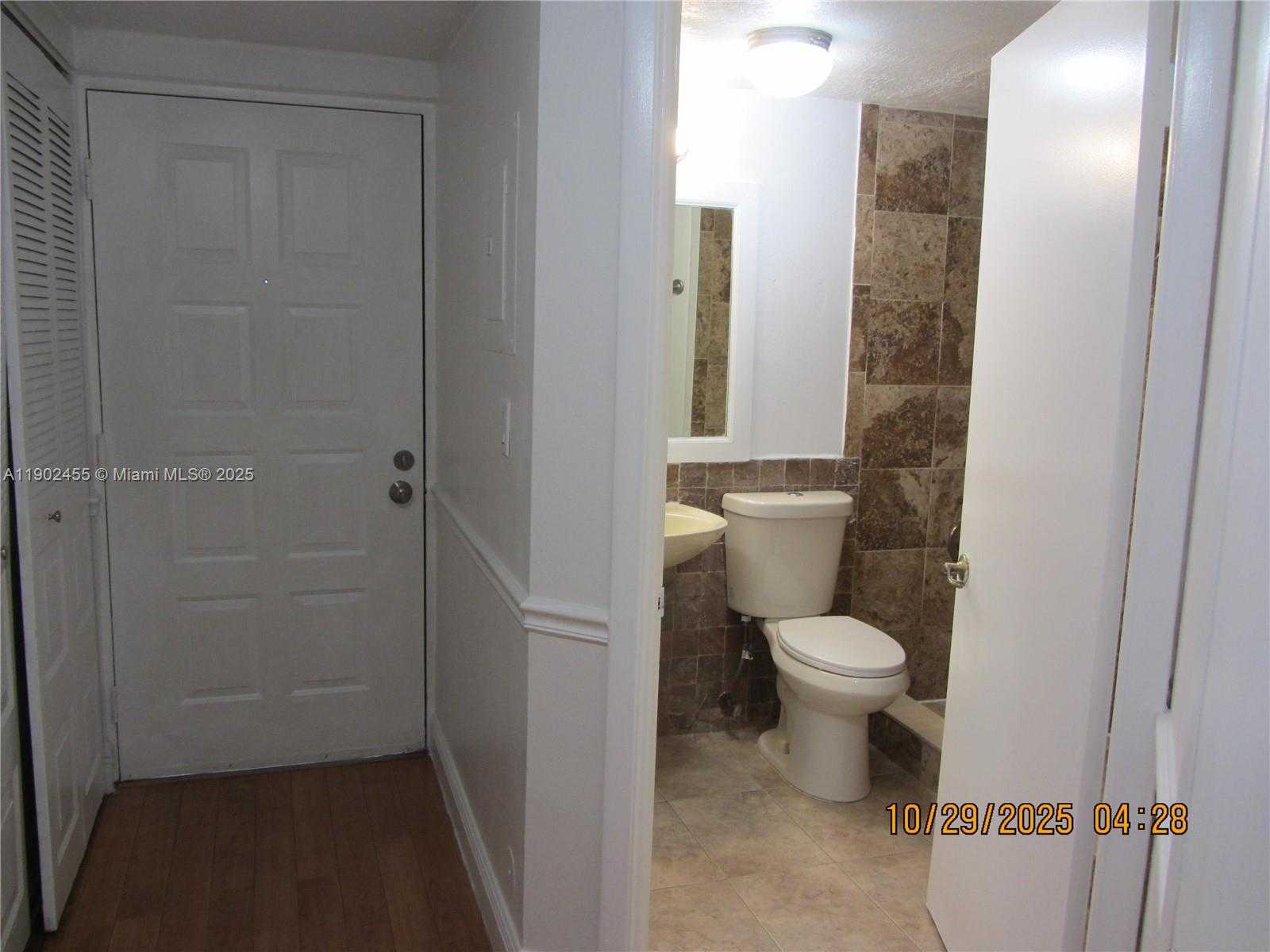 Small Image of Doral Number 25