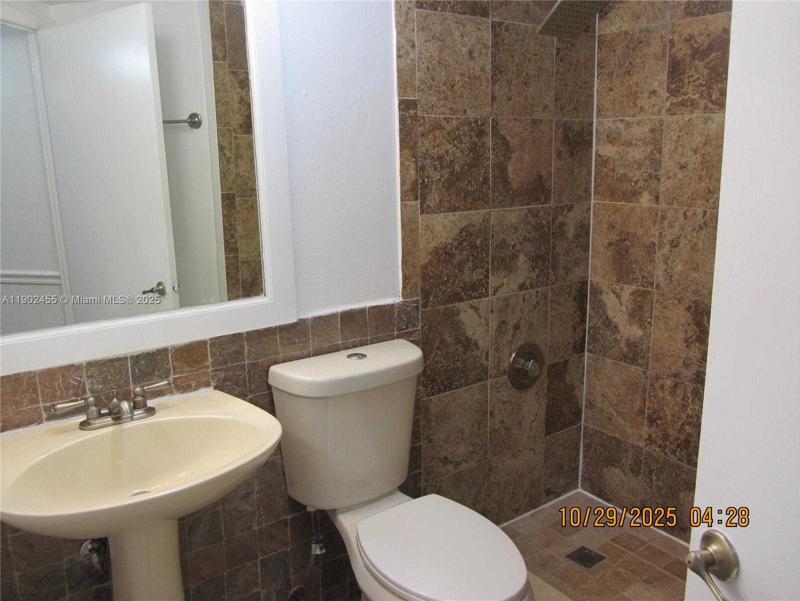 Small Image of Doral Number 26