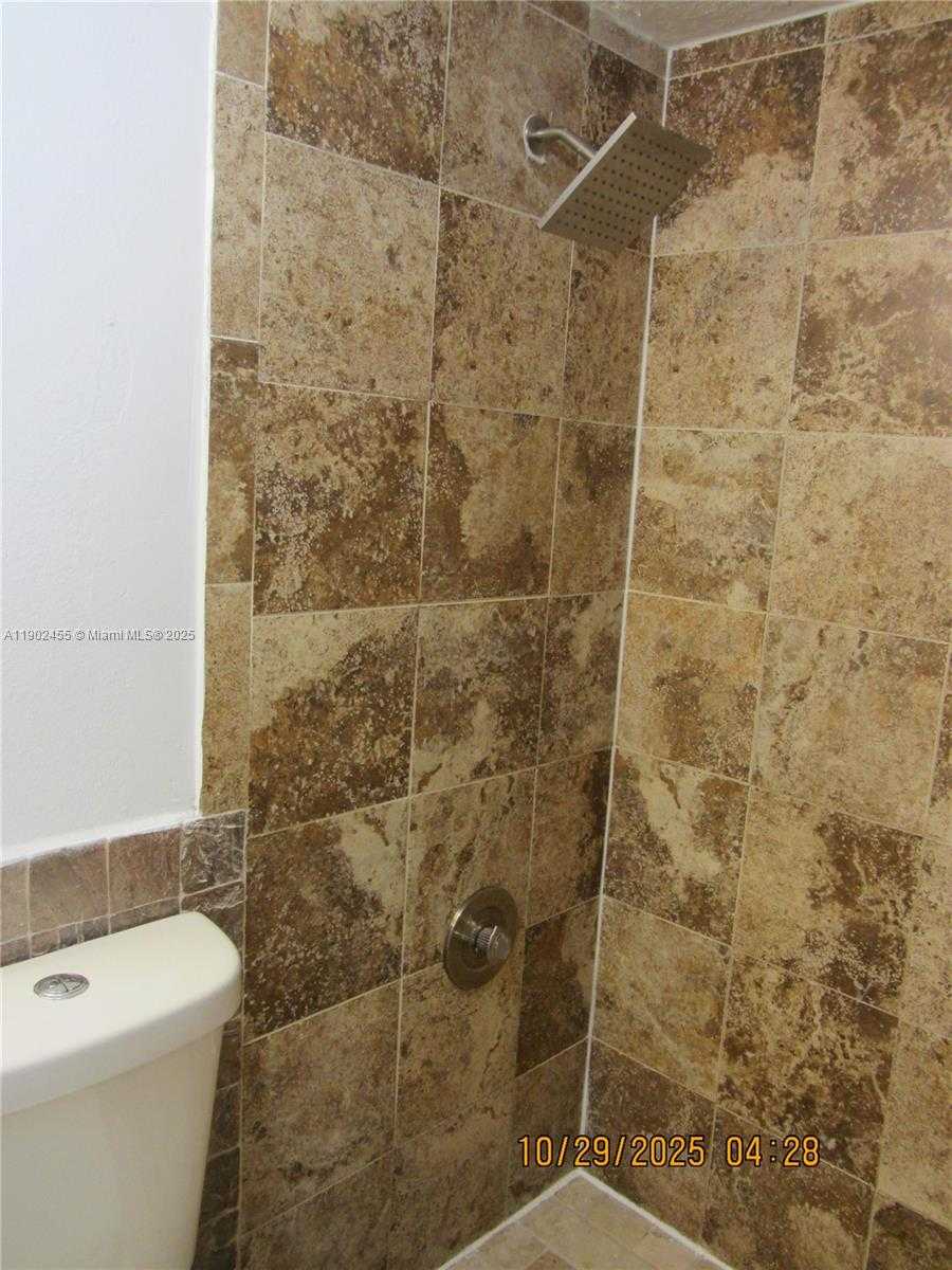 Small Image of Doral Number 27