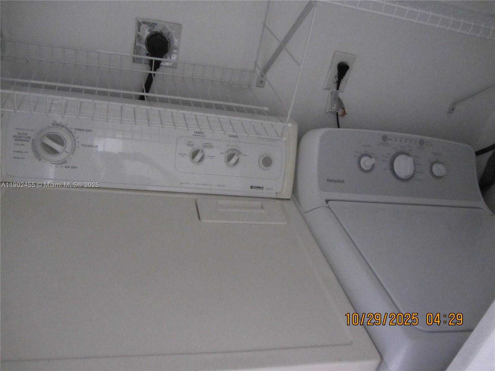 Small Image of Doral Number 30