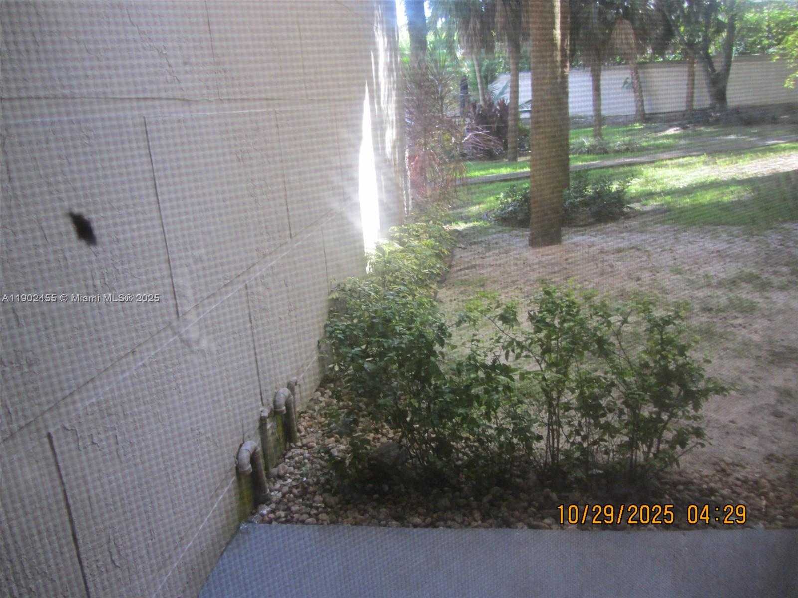 Small Image of Doral Number 31