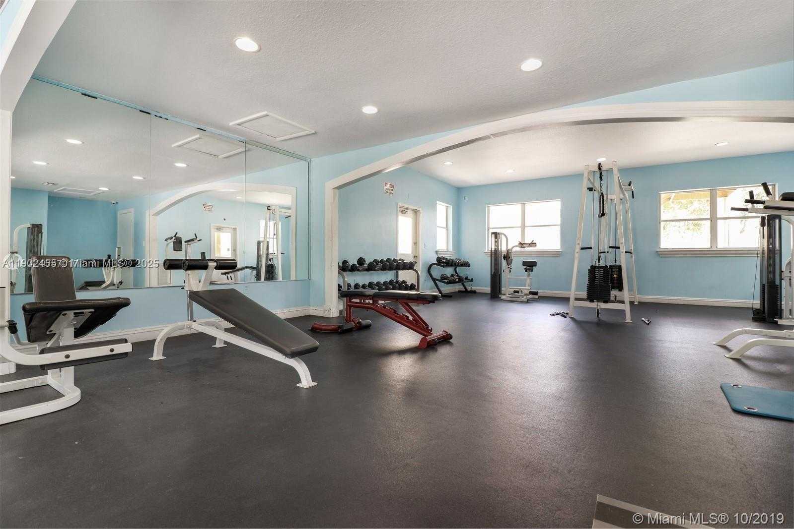 Small Image of Doral Number 9