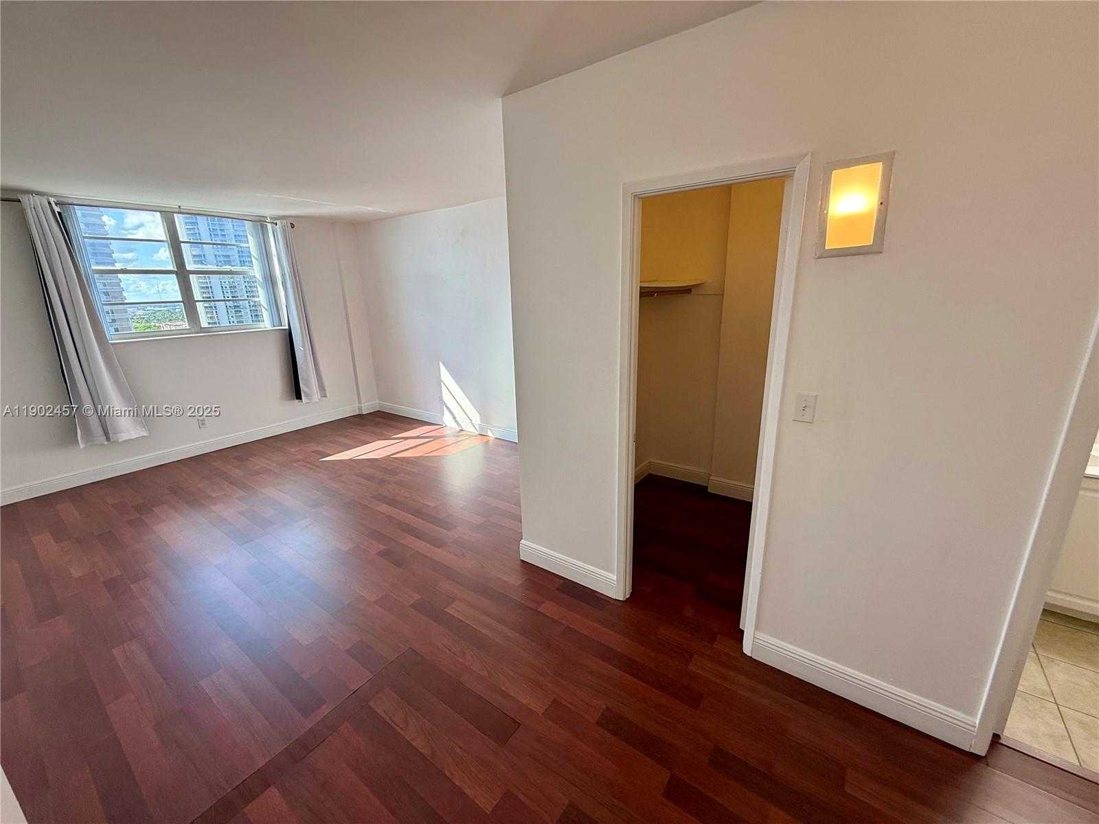 Small Image of 19390 COLLINS AVE #1423, Sunny Isles Beach Number 15