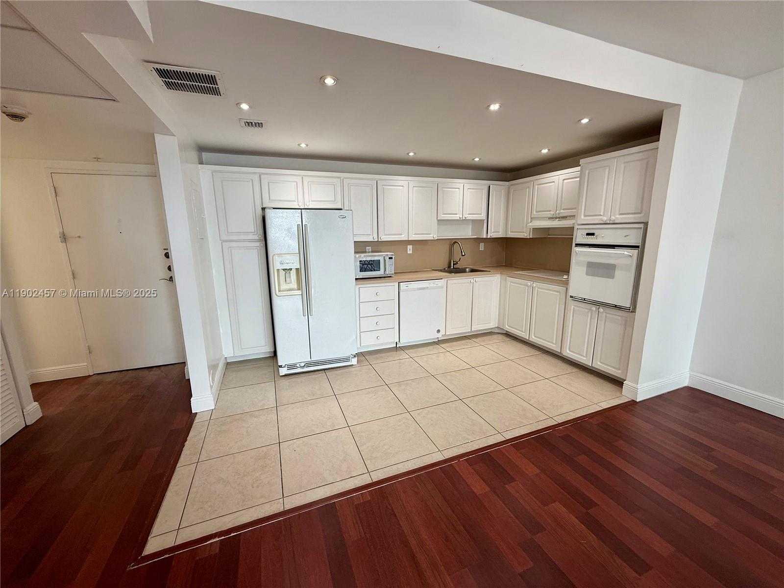 Small Image of 19390 COLLINS AVE #1423, Sunny Isles Beach Number 7