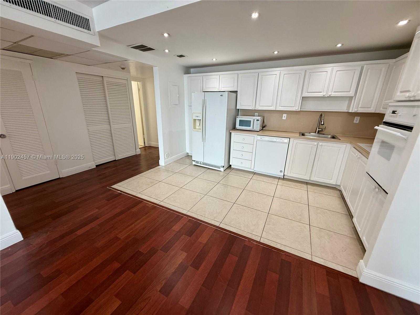 Small Image of 19390 COLLINS AVE #1423, Sunny Isles Beach Number 8