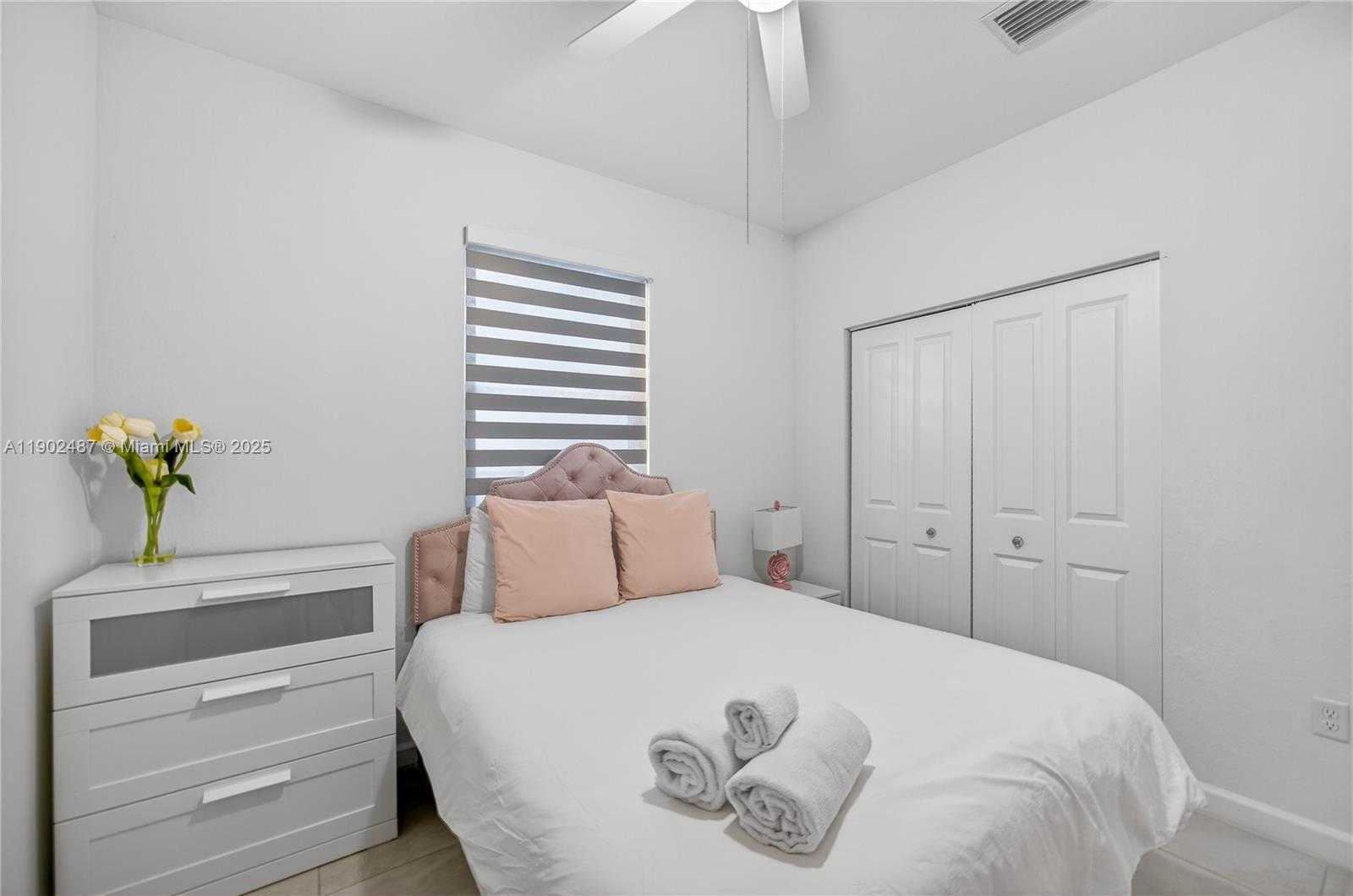 Small Image of 21363 SOUTH WEST 127TH CT, Miami Number 14