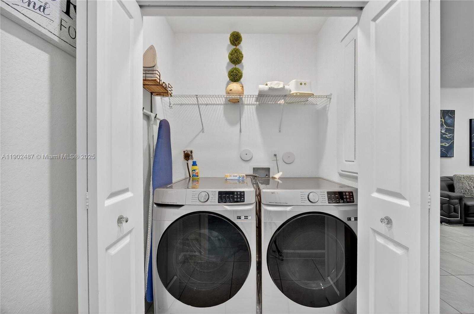 Small Image of 21363 SOUTH WEST 127TH CT, Miami Number 16