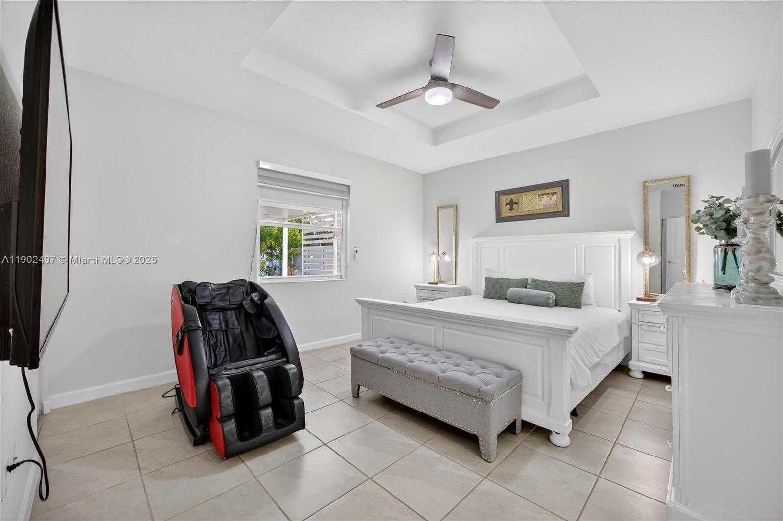 Small Image of 21363 SOUTH WEST 127TH CT, Miami Number 17