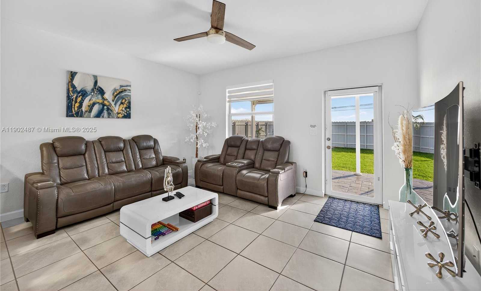 Small Image of 21363 SOUTH WEST 127TH CT, Miami Number 6