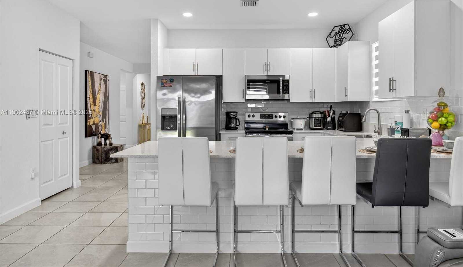 Small Image of 21363 SOUTH WEST 127TH CT, Miami Number 8