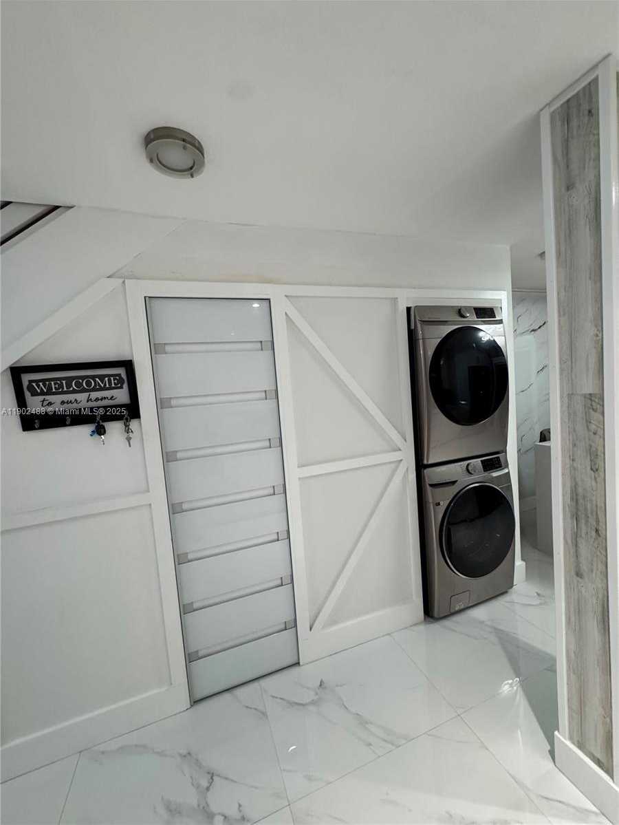 Small Image of 13308 SOUTH WEST 60TH TER, Miami Number 11