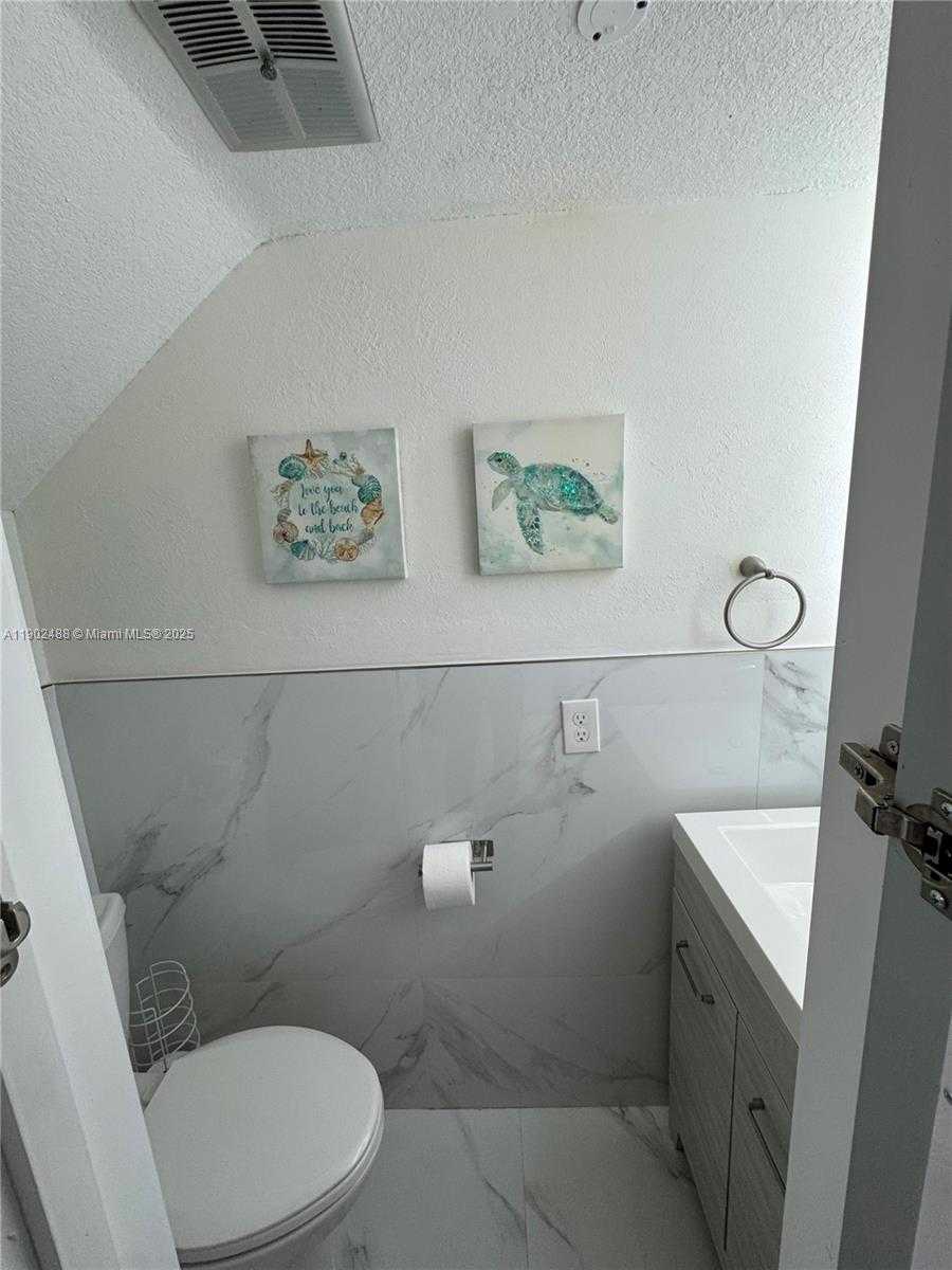 Small Image of 13308 SOUTH WEST 60TH TER, Miami Number 17