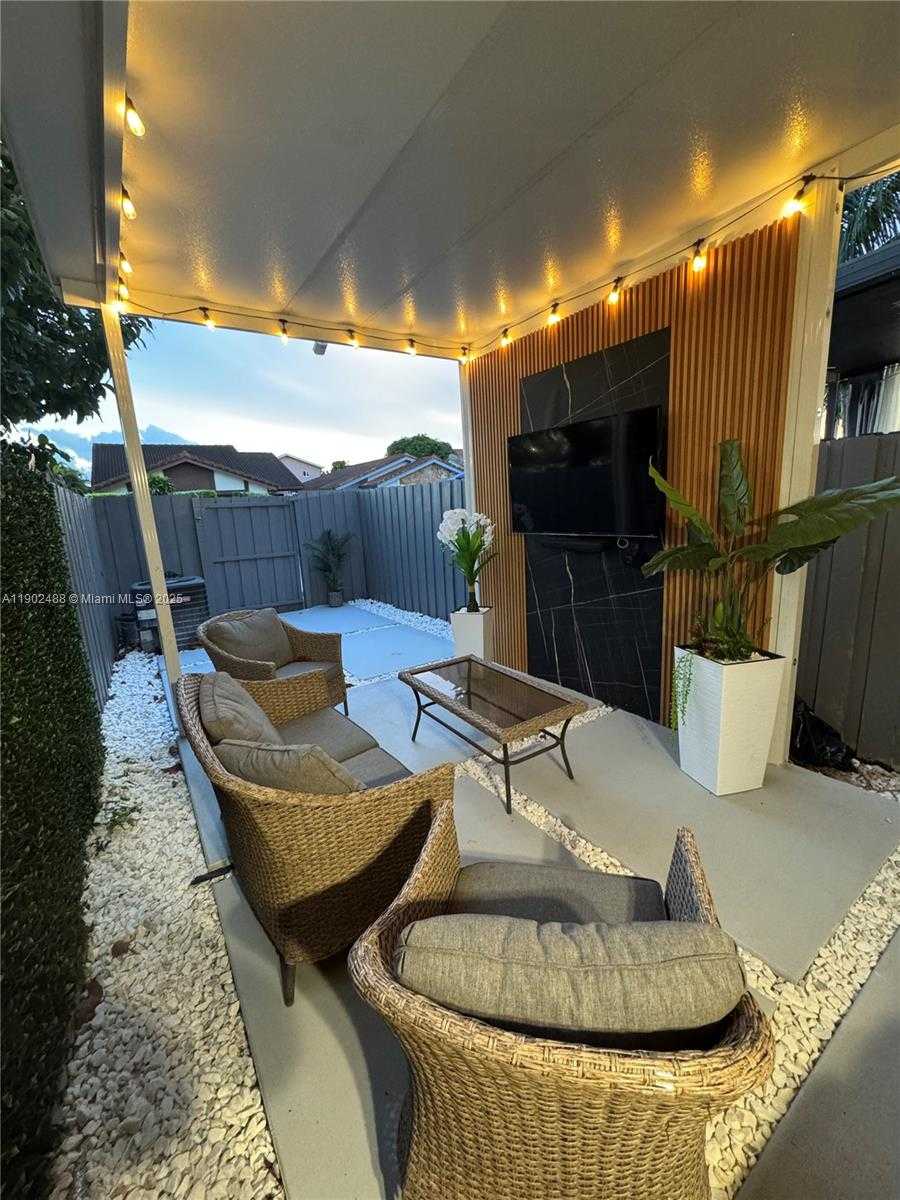 Small Image of 13308 SOUTH WEST 60TH TER, Miami Number 2