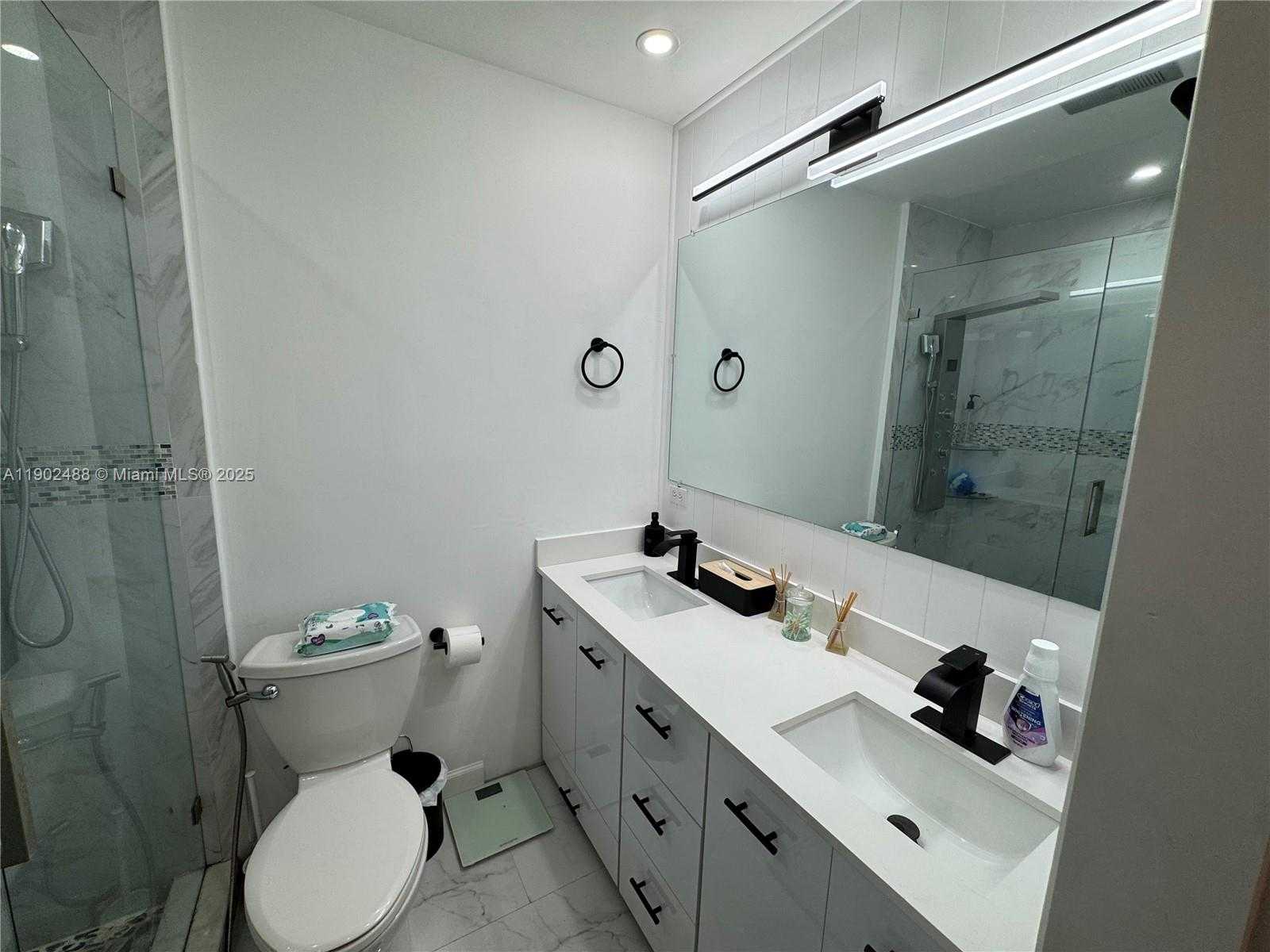 Small Image of 13308 SOUTH WEST 60TH TER, Miami Number 22