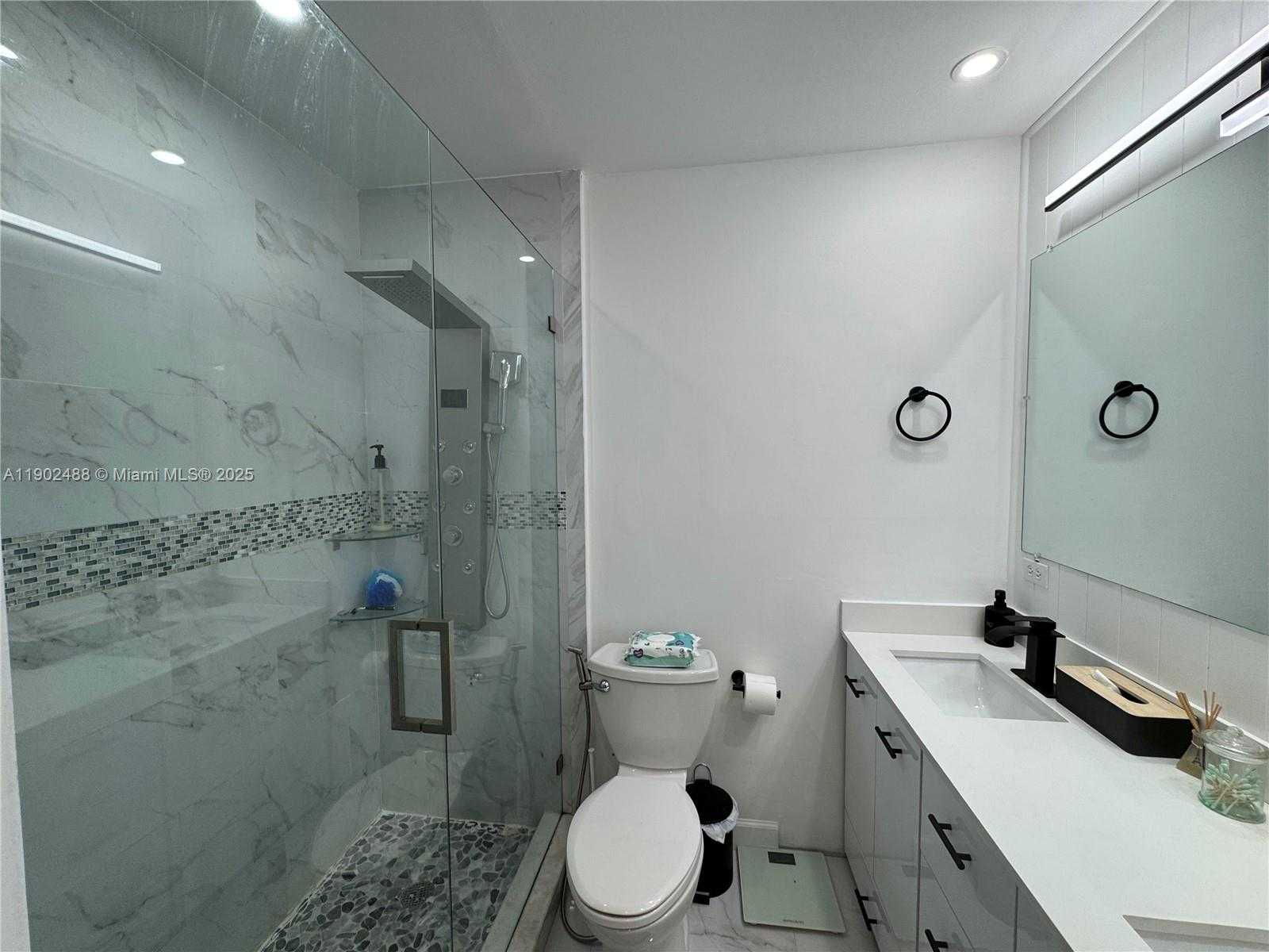 Small Image of 13308 SOUTH WEST 60TH TER, Miami Number 23